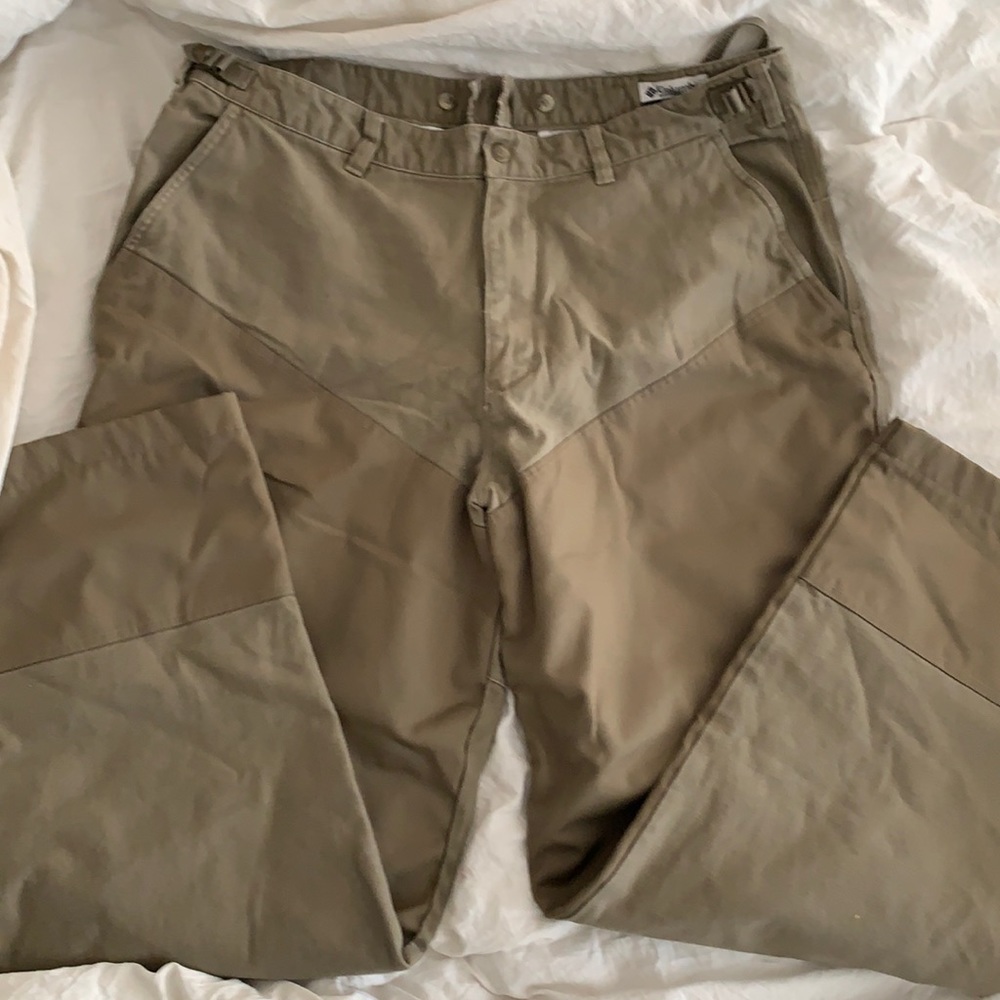 Men’s size 42 Columbia hunting pants, very rugged, adjustable waist, like new!